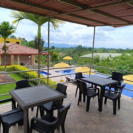 Hotel Campestre Los Mangos Quimbaya Bagian luar foto