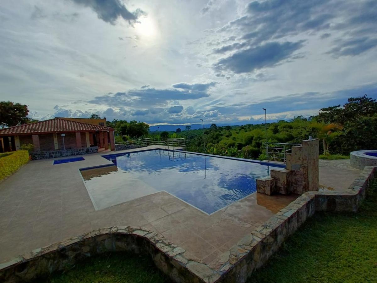 Hotel Campestre Los Mangos Quimbaya Bagian luar foto
