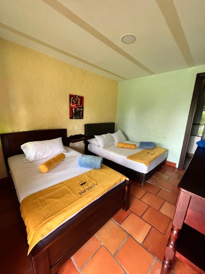 Hotel Campestre Los Mangos Quimbaya Bagian luar foto