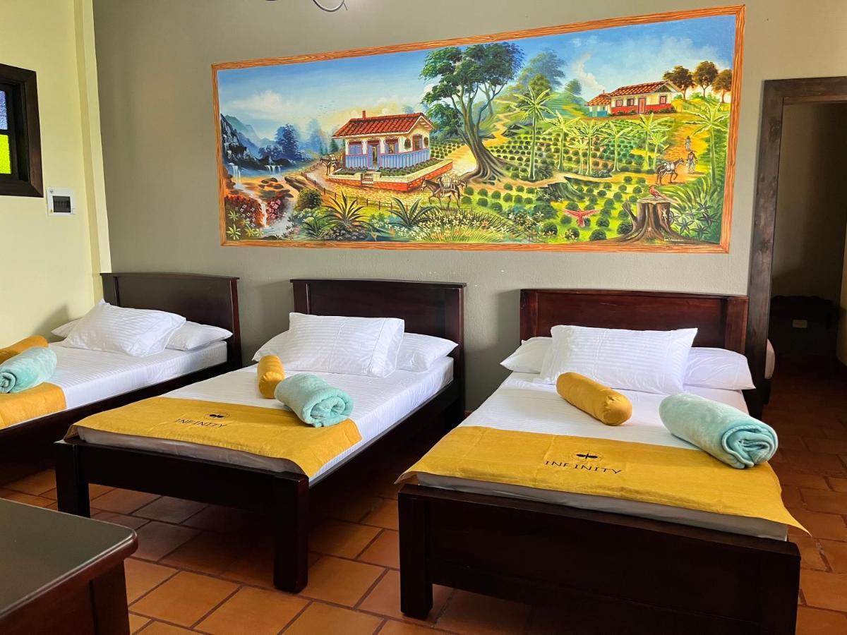 Hotel Campestre Los Mangos Quimbaya Bagian luar foto