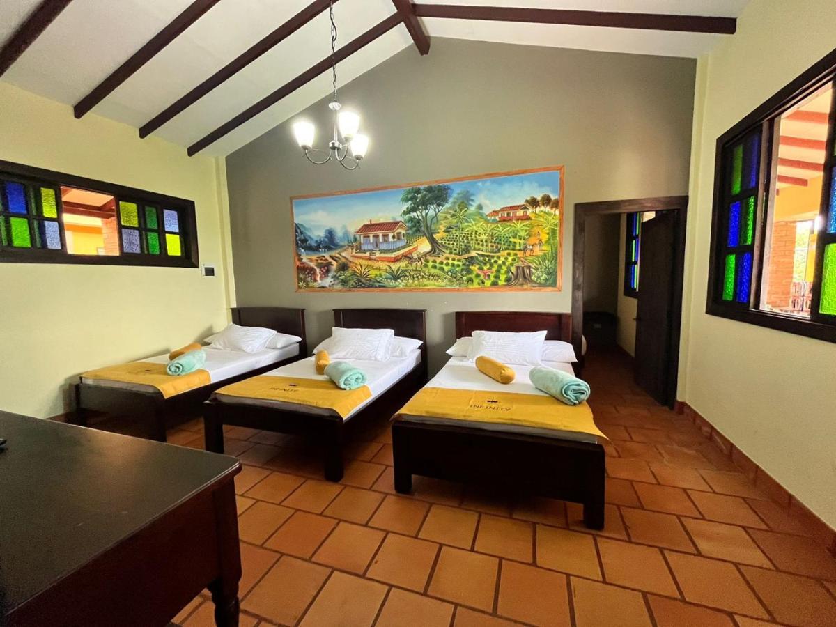 Hotel Campestre Los Mangos Quimbaya Bagian luar foto