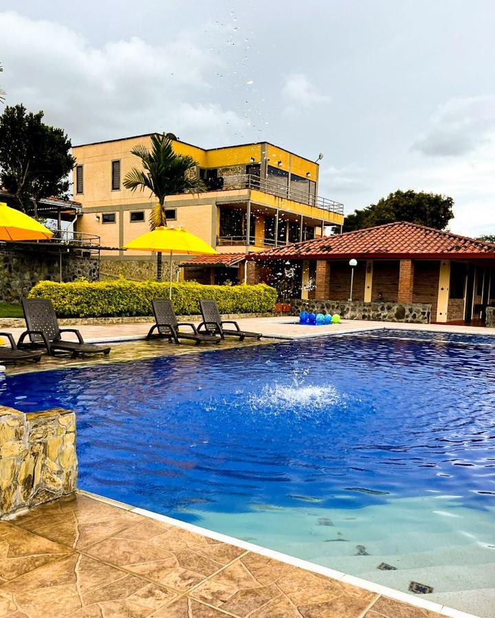 Hotel Campestre Los Mangos Quimbaya Bagian luar foto