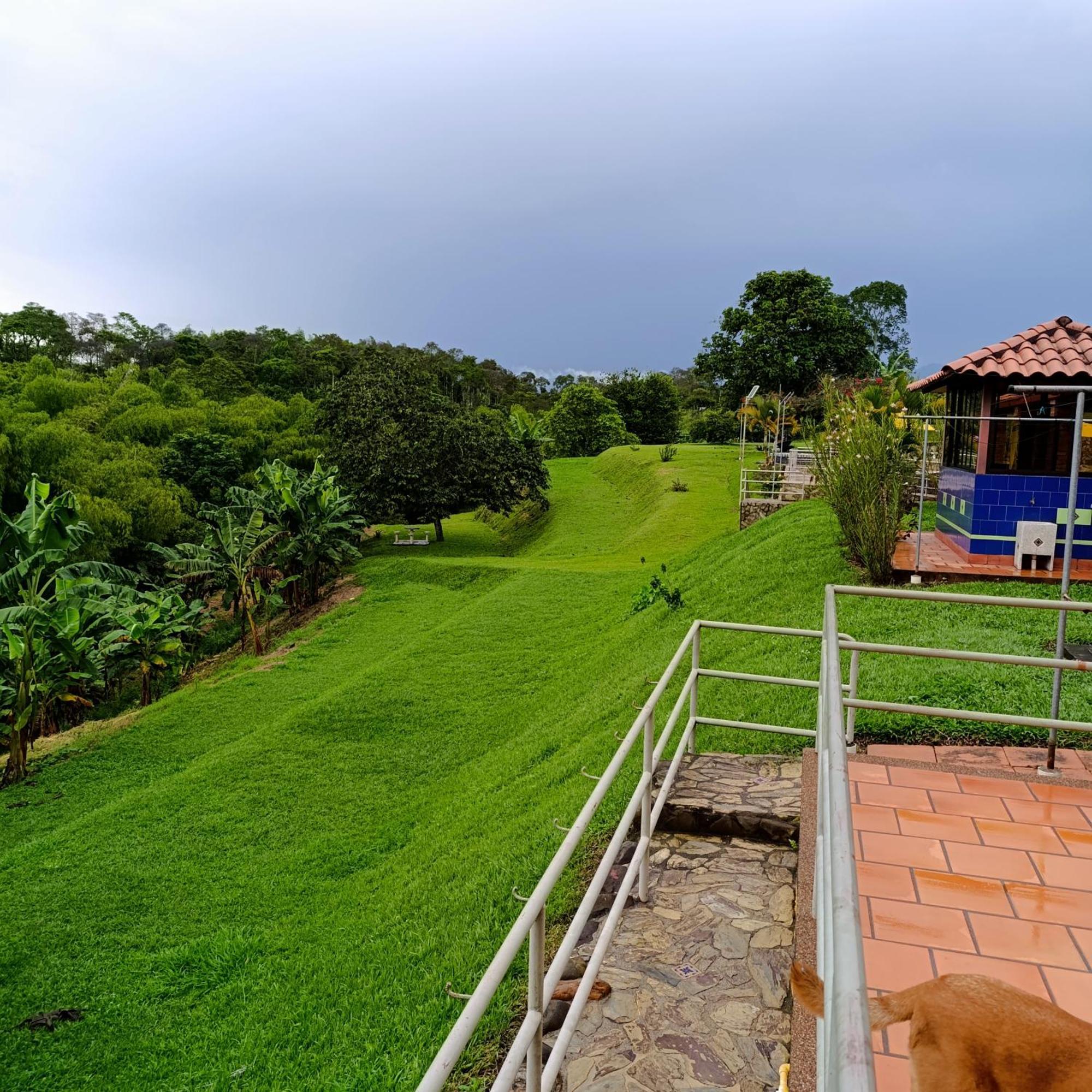 Hotel Campestre Los Mangos Quimbaya Bagian luar foto
