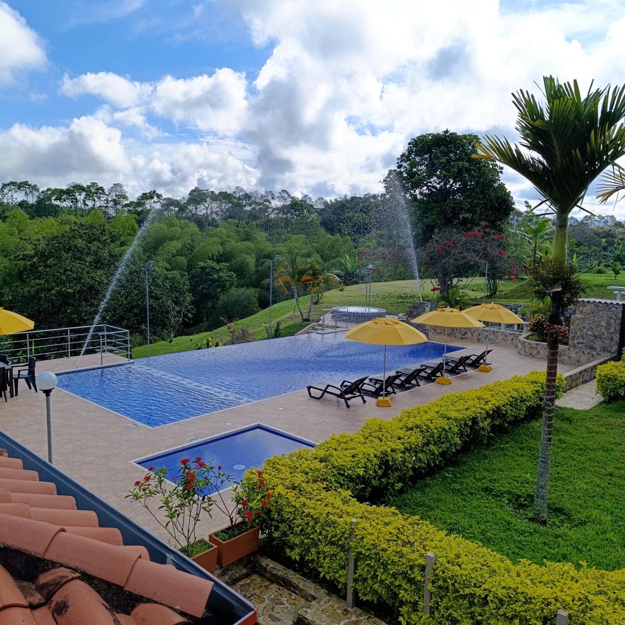 Hotel Campestre Los Mangos Quimbaya Bagian luar foto