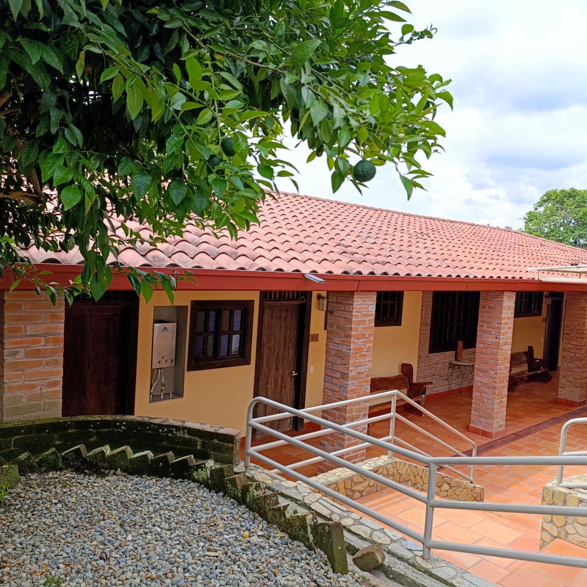 Hotel Campestre Los Mangos Quimbaya Bagian luar foto